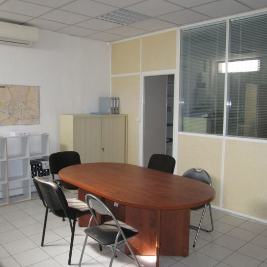  Annonces VENELLES : Local / Bureau | AIX-EN-PROVENCE (13100) | 62 m2 | 240 000 € 